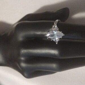 Elegant Silver Women's Ring